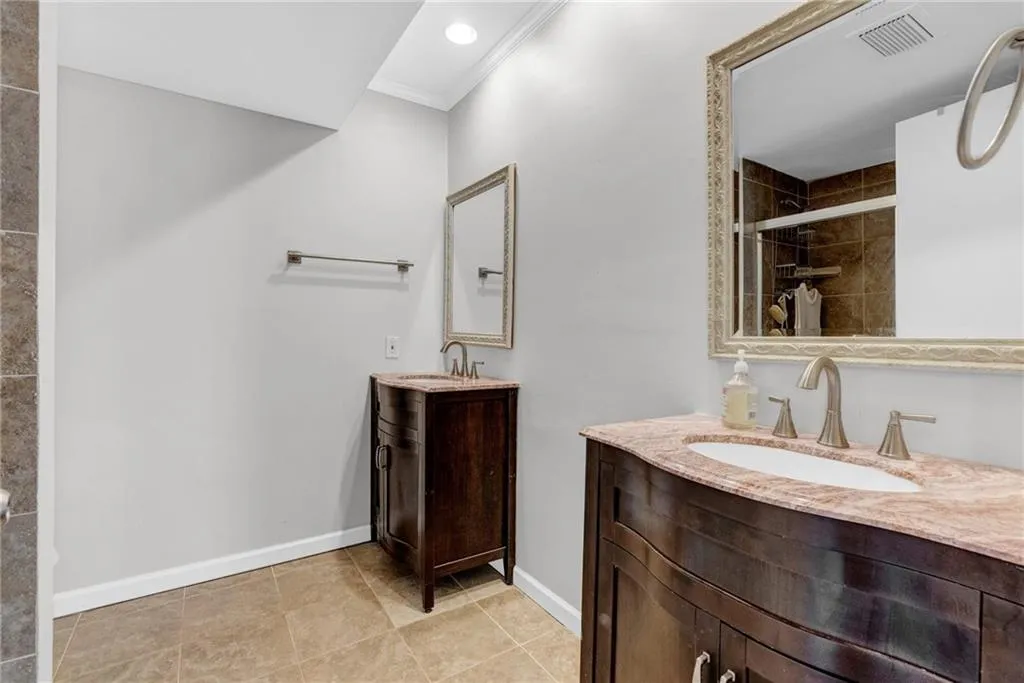 6851 Roswell Road Unit O-28, Sandy Springs, Georgia 30328, 2 Bedrooms Bedrooms, ,2 BathroomsBathrooms,Residential,Sold,6851 Roswell Road Unit O-28,7083774