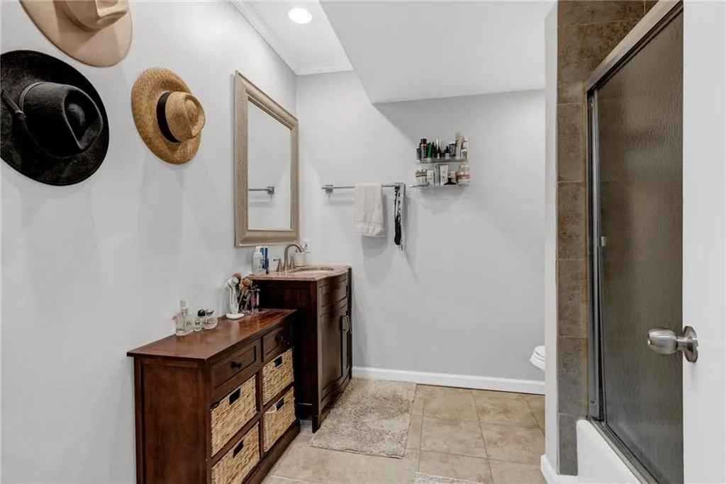 6851 Roswell Road Unit O-28, Sandy Springs, Georgia 30328, 2 Bedrooms Bedrooms, ,2 BathroomsBathrooms,Residential,Sold,6851 Roswell Road Unit O-28,7083774
