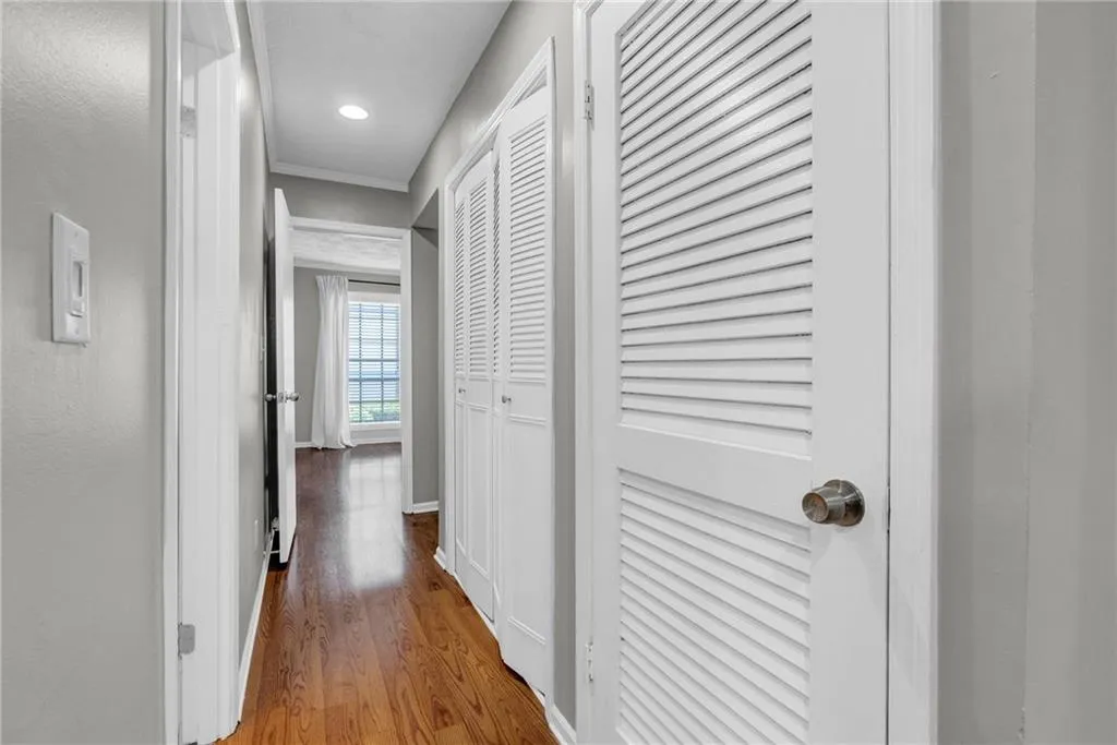 6851 Roswell Road Unit O-28, Sandy Springs, Georgia 30328, 2 Bedrooms Bedrooms, ,2 BathroomsBathrooms,Residential,Sold,6851 Roswell Road Unit O-28,7083774