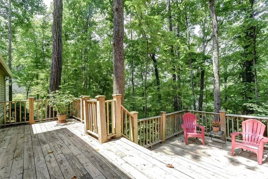 165 River Court Parkway, Atlanta, Georgia 30328, 3 Bedrooms Bedrooms, ,3 BathroomsBathrooms,Residential,Sold,165 River Court Parkway,6046311
