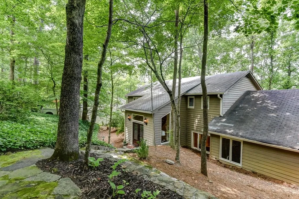 165 River Court Parkway, Atlanta, Georgia 30328, 3 Bedrooms Bedrooms, ,3 BathroomsBathrooms,Residential,Sold,165 River Court Parkway,6046311