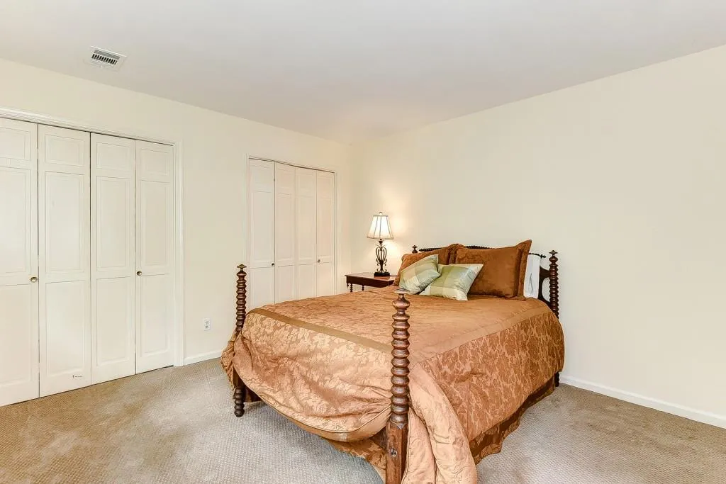 165 River Court Parkway, Atlanta, Georgia 30328, 3 Bedrooms Bedrooms, ,3 BathroomsBathrooms,Residential,Sold,165 River Court Parkway,6046311