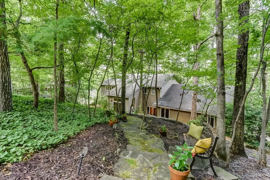 165 River Court Parkway, Atlanta, Georgia 30328, 3 Bedrooms Bedrooms, ,3 BathroomsBathrooms,Residential,Sold,165 River Court Parkway,6046311