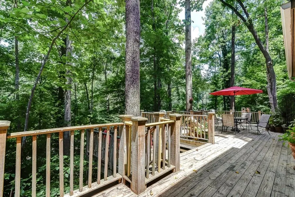165 River Court Parkway, Atlanta, Georgia 30328, 3 Bedrooms Bedrooms, ,3 BathroomsBathrooms,Residential,Sold,165 River Court Parkway,6046311