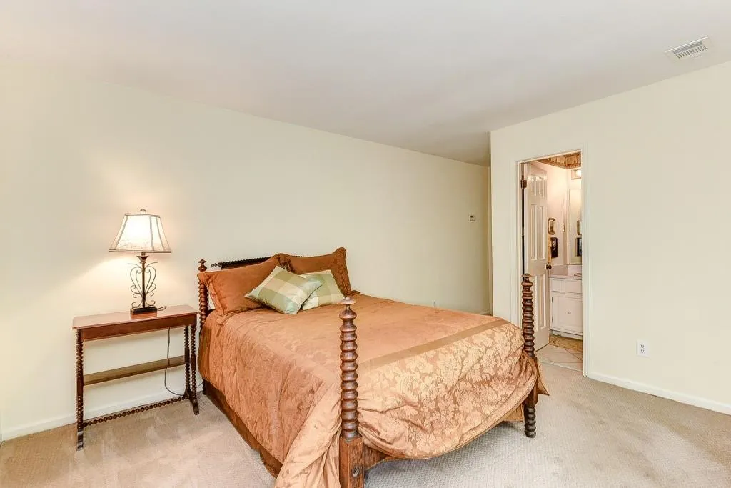165 River Court Parkway, Atlanta, Georgia 30328, 3 Bedrooms Bedrooms, ,3 BathroomsBathrooms,Residential,Sold,165 River Court Parkway,6046311