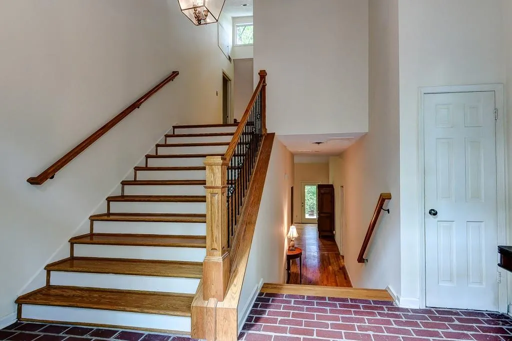 165 River Court Parkway, Atlanta, Georgia 30328, 3 Bedrooms Bedrooms, ,3 BathroomsBathrooms,Residential,Sold,165 River Court Parkway,6046311