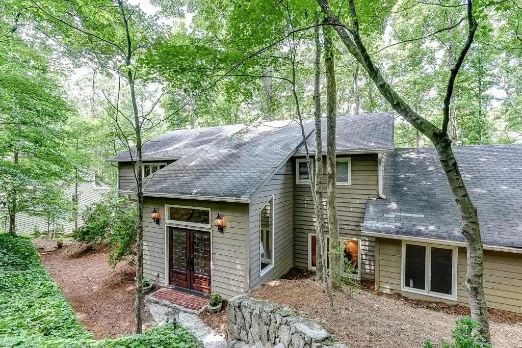 165 River Court Parkway, Atlanta, Georgia 30328, 3 Bedrooms Bedrooms, ,3 BathroomsBathrooms,Residential,Sold,165 River Court Parkway,6046311