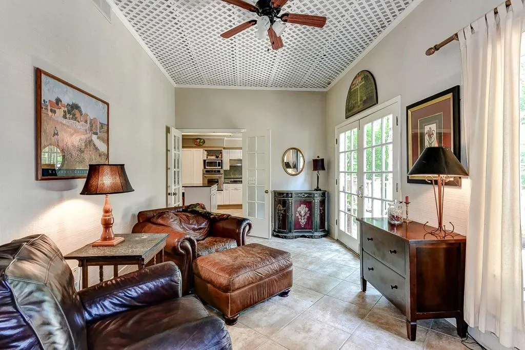 165 River Court Parkway, Atlanta, Georgia 30328, 3 Bedrooms Bedrooms, ,3 BathroomsBathrooms,Residential,Sold,165 River Court Parkway,6046311