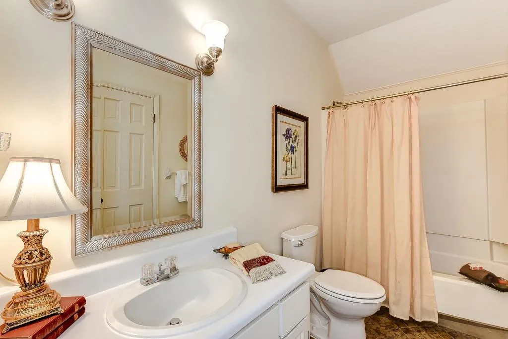 165 River Court Parkway, Atlanta, Georgia 30328, 3 Bedrooms Bedrooms, ,3 BathroomsBathrooms,Residential,Sold,165 River Court Parkway,6046311