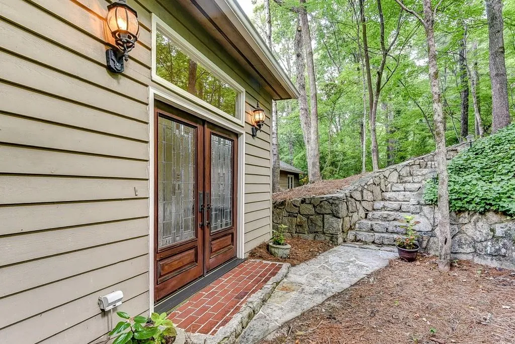 165 River Court Parkway, Atlanta, Georgia 30328, 3 Bedrooms Bedrooms, ,3 BathroomsBathrooms,Residential,Sold,165 River Court Parkway,6046311
