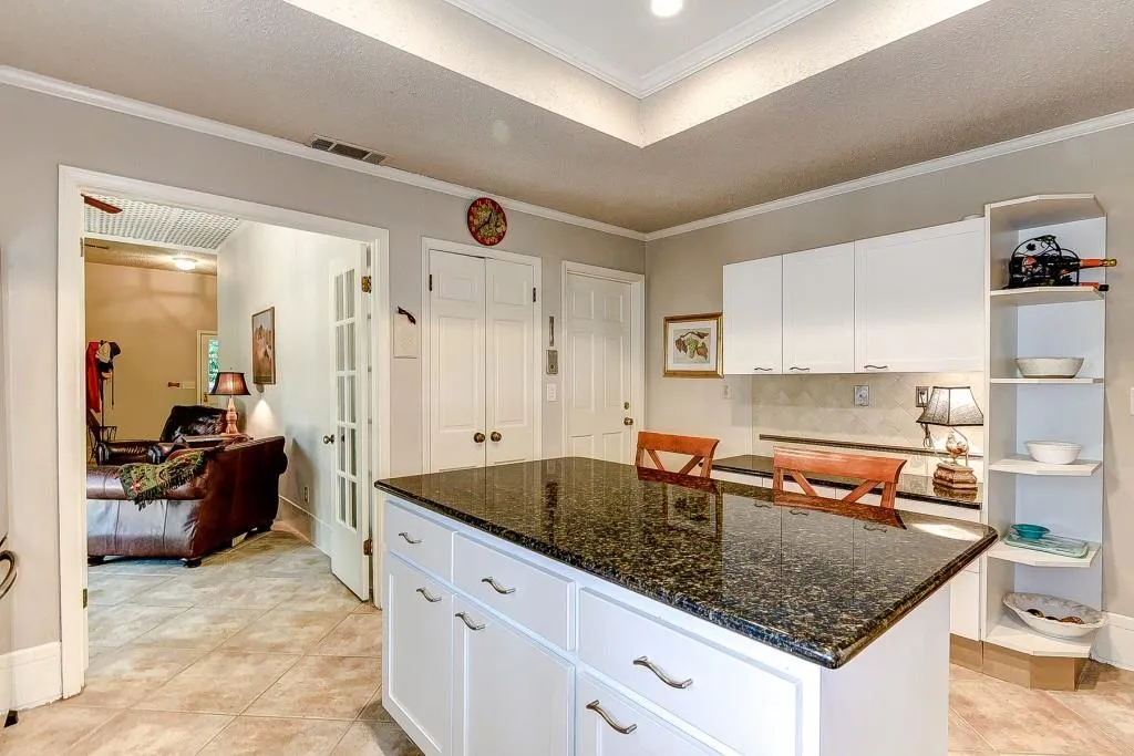 165 River Court Parkway, Atlanta, Georgia 30328, 3 Bedrooms Bedrooms, ,3 BathroomsBathrooms,Residential,Sold,165 River Court Parkway,6046311