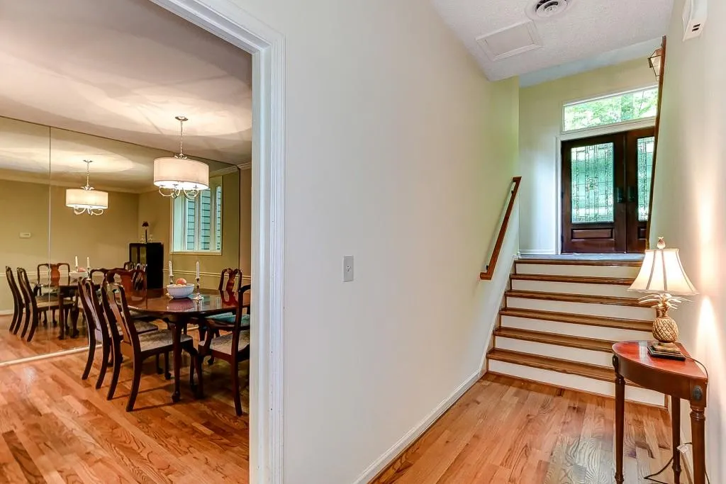 165 River Court Parkway, Atlanta, Georgia 30328, 3 Bedrooms Bedrooms, ,3 BathroomsBathrooms,Residential,Sold,165 River Court Parkway,6046311