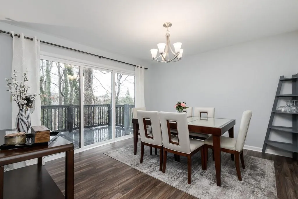 93 Forrest Place, Atlanta, Georgia 30328, 3 Bedrooms Bedrooms, ,3 BathroomsBathrooms,Residential,Sold,93 Forrest Place,6840417