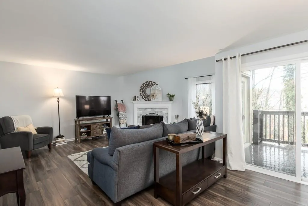 93 Forrest Place, Atlanta, Georgia 30328, 3 Bedrooms Bedrooms, ,3 BathroomsBathrooms,Residential,Sold,93 Forrest Place,6840417