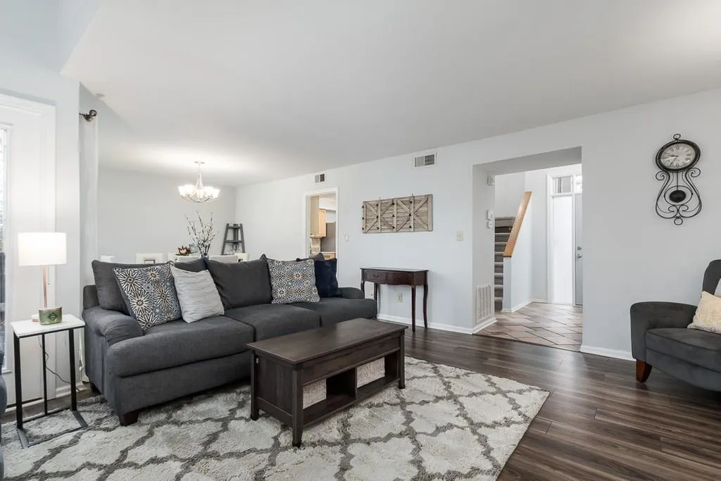 93 Forrest Place, Atlanta, Georgia 30328, 3 Bedrooms Bedrooms, ,3 BathroomsBathrooms,Residential,Sold,93 Forrest Place,6840417