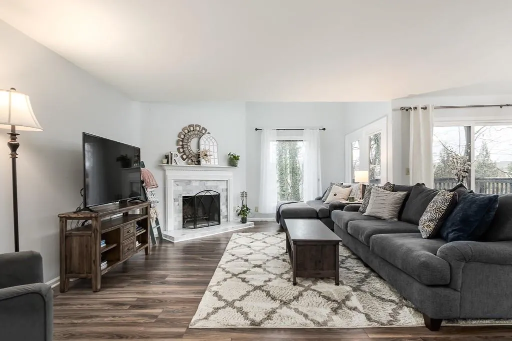 93 Forrest Place, Atlanta, Georgia 30328, 3 Bedrooms Bedrooms, ,3 BathroomsBathrooms,Residential,Sold,93 Forrest Place,6840417