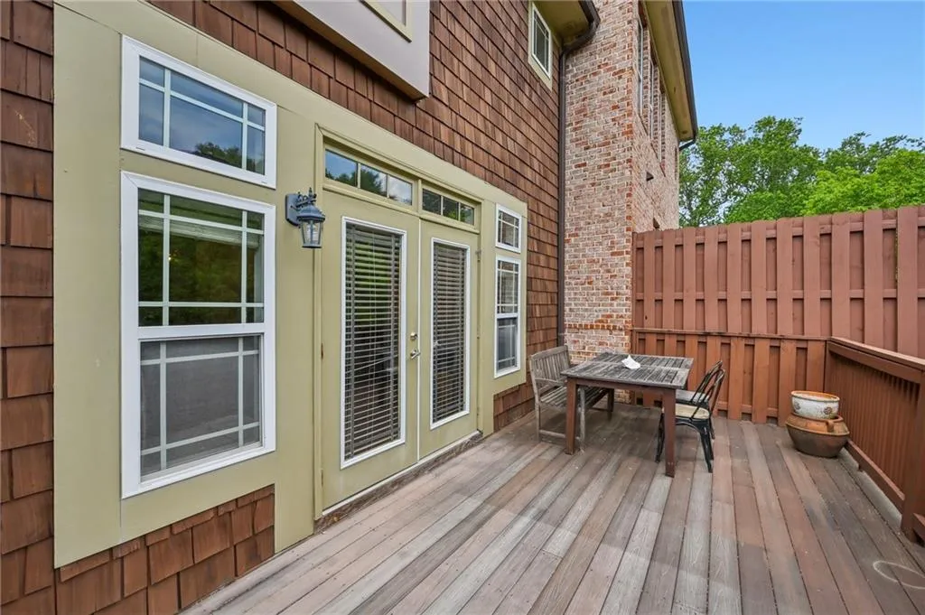 62 High Top Point, Sandy Springs, Georgia 30328, 3 Bedrooms Bedrooms, ,3 BathroomsBathrooms,Residential,For Sale,62 High Top Point,7568555