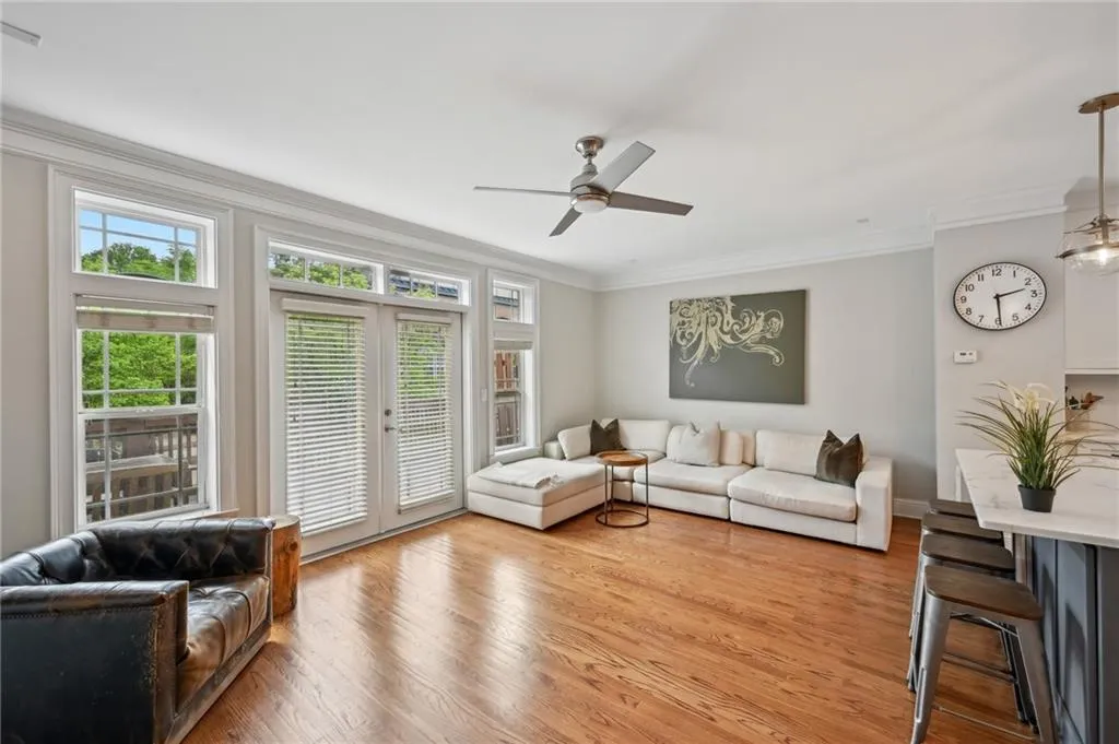 62 High Top Point, Sandy Springs, Georgia 30328, 3 Bedrooms Bedrooms, ,3 BathroomsBathrooms,Residential,For Sale,62 High Top Point,7568555