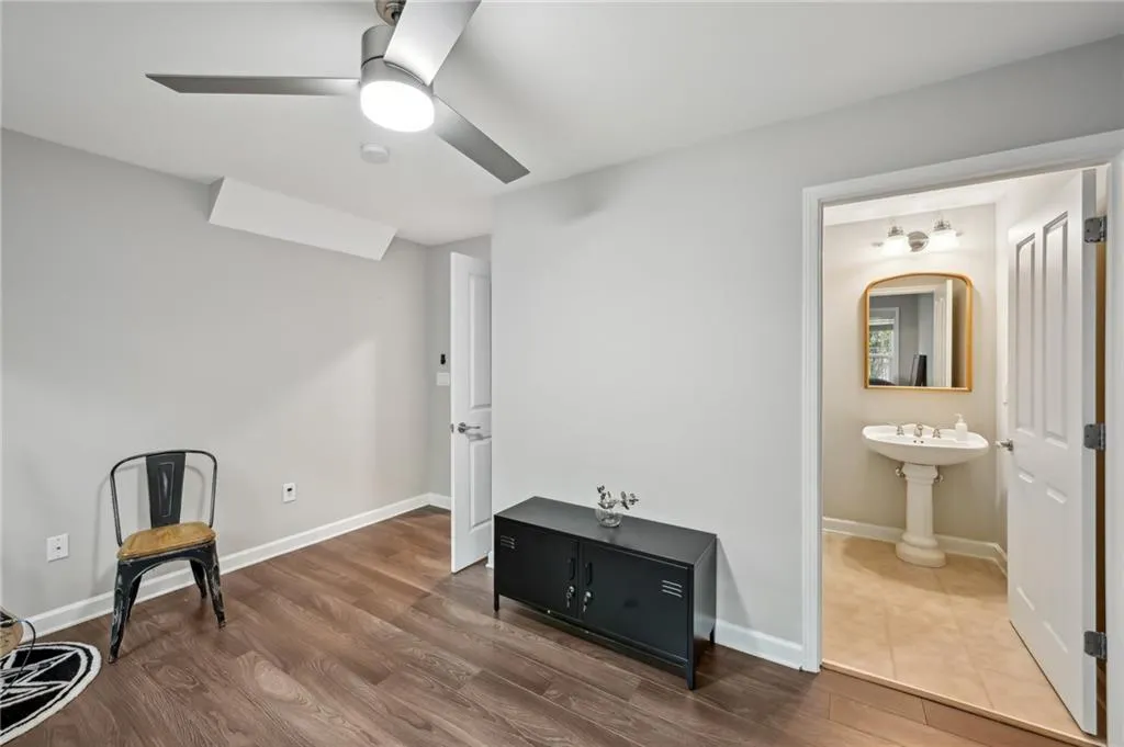 62 High Top Point, Sandy Springs, Georgia 30328, 3 Bedrooms Bedrooms, ,3 BathroomsBathrooms,Residential,For Sale,62 High Top Point,7568555