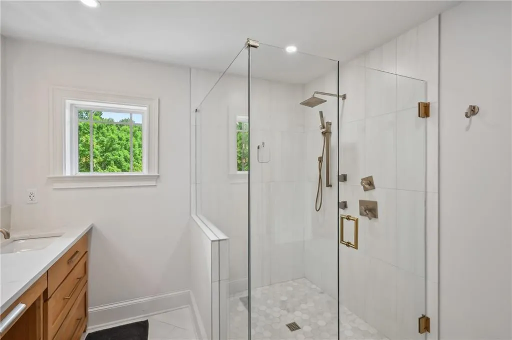 62 High Top Point, Sandy Springs, Georgia 30328, 3 Bedrooms Bedrooms, ,3 BathroomsBathrooms,Residential,For Sale,62 High Top Point,7568555