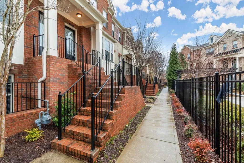207 Alderwood Point Ne, Atlanta, Georgia 30328, 3 Bedrooms Bedrooms, ,3 BathroomsBathrooms,Residential,Sold,207 Alderwood Point Ne,6841119