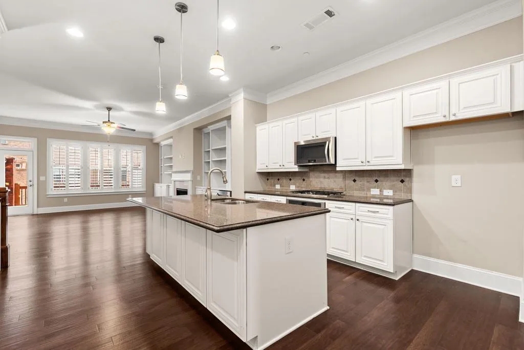 207 Alderwood Point Ne, Atlanta, Georgia 30328, 3 Bedrooms Bedrooms, ,3 BathroomsBathrooms,Residential,Sold,207 Alderwood Point Ne,6841119