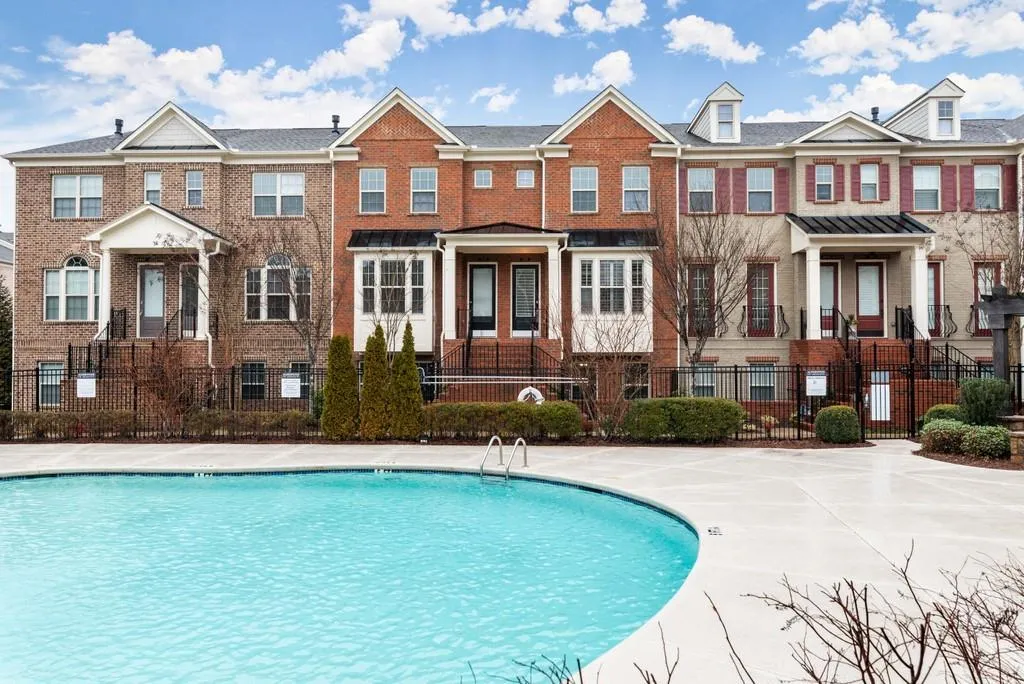 207 Alderwood Point Ne, Atlanta, Georgia 30328, 3 Bedrooms Bedrooms, ,3 BathroomsBathrooms,Residential,Sold,207 Alderwood Point Ne,6841119