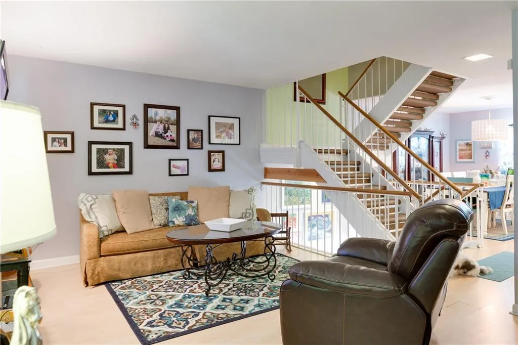 7162 Stonington Drive, Atlanta, Georgia 30328, 4 Bedrooms Bedrooms, ,3 BathroomsBathrooms,Residential,Sold,7162 Stonington Drive,6019092