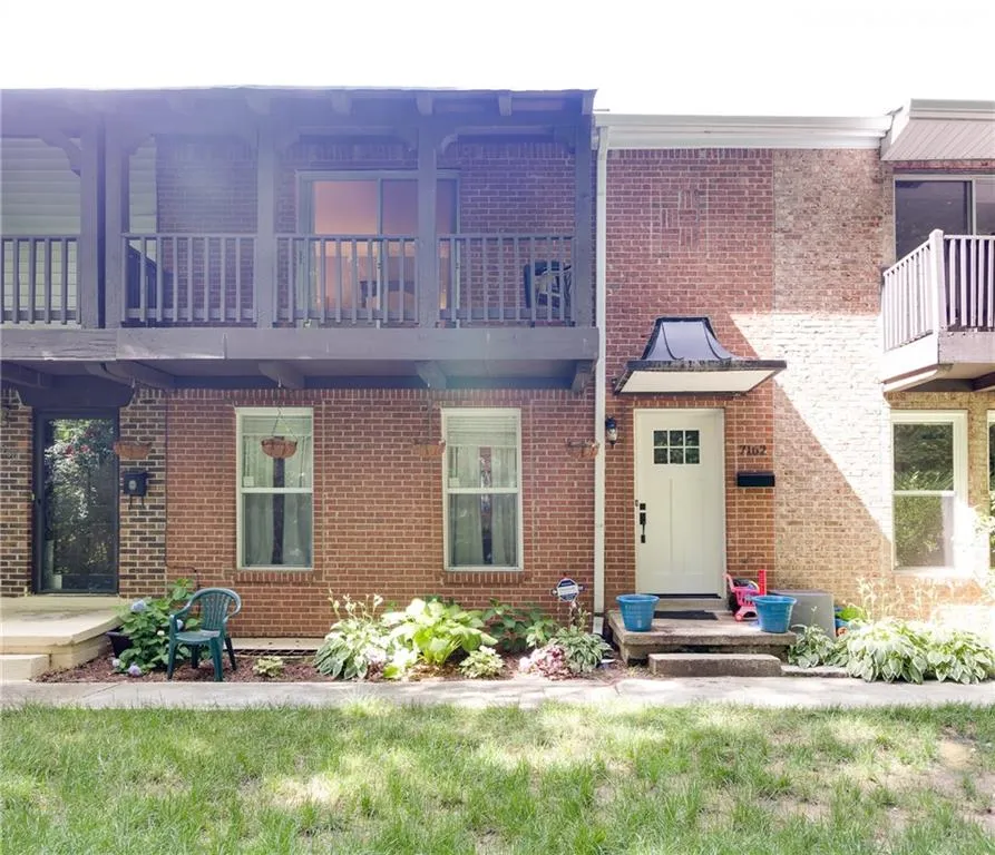 7162 Stonington Drive, Atlanta, Georgia 30328, 4 Bedrooms Bedrooms, ,3 BathroomsBathrooms,Residential,Sold,7162 Stonington Drive,6019092