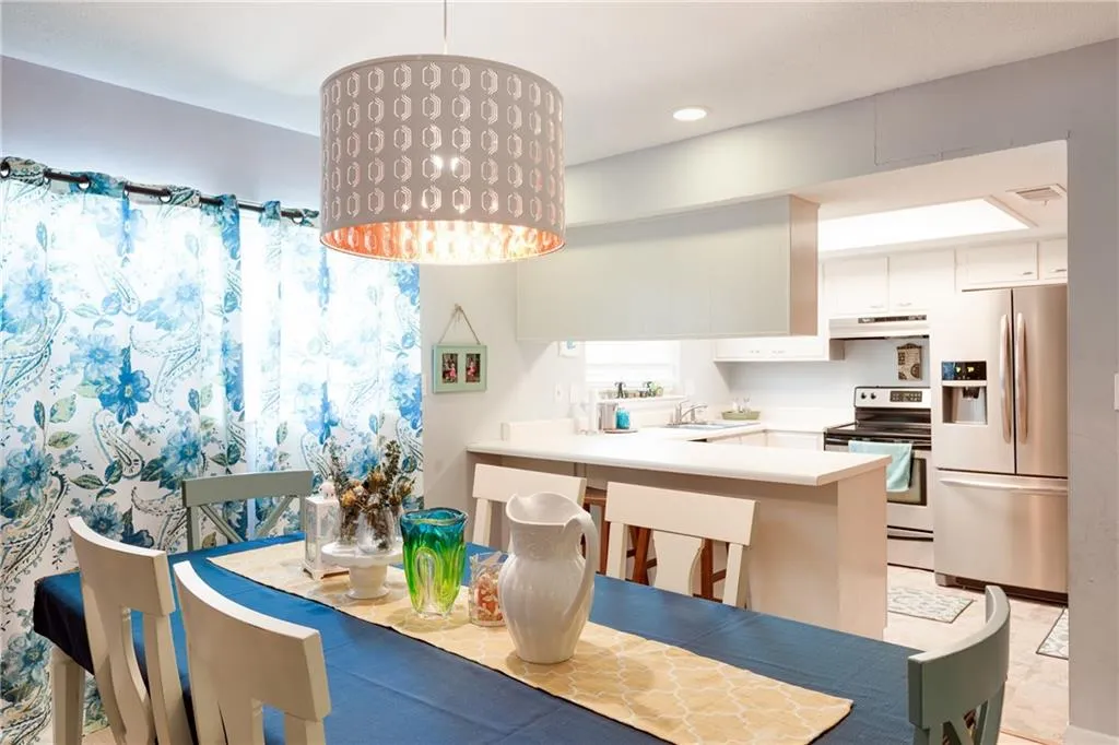 7162 Stonington Drive, Atlanta, Georgia 30328, 4 Bedrooms Bedrooms, ,3 BathroomsBathrooms,Residential,Sold,7162 Stonington Drive,6019092