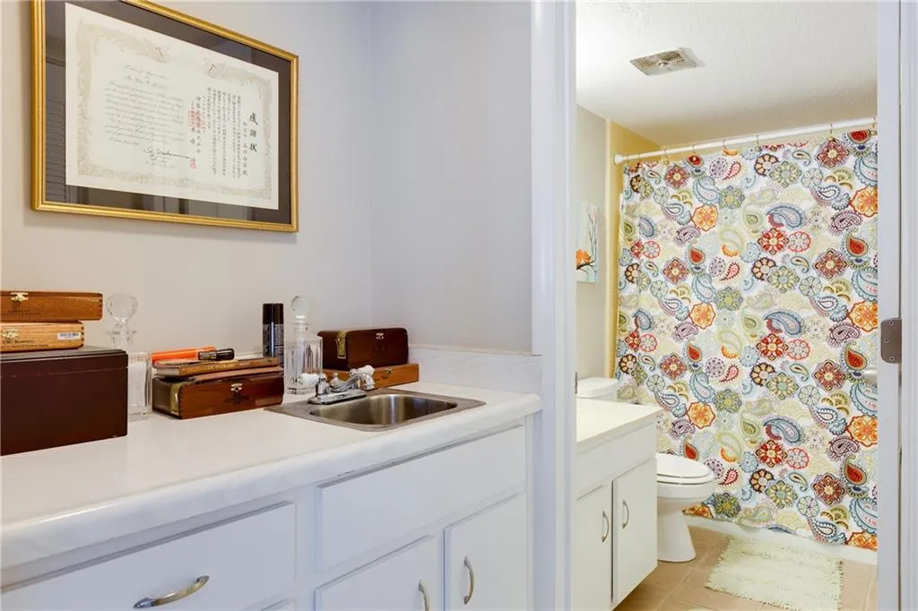 7162 Stonington Drive, Atlanta, Georgia 30328, 4 Bedrooms Bedrooms, ,3 BathroomsBathrooms,Residential,Sold,7162 Stonington Drive,6019092