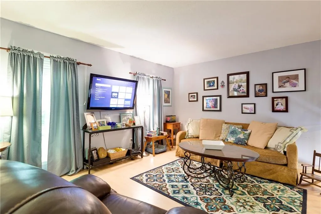 7162 Stonington Drive, Atlanta, Georgia 30328, 4 Bedrooms Bedrooms, ,3 BathroomsBathrooms,Residential,Sold,7162 Stonington Drive,6019092