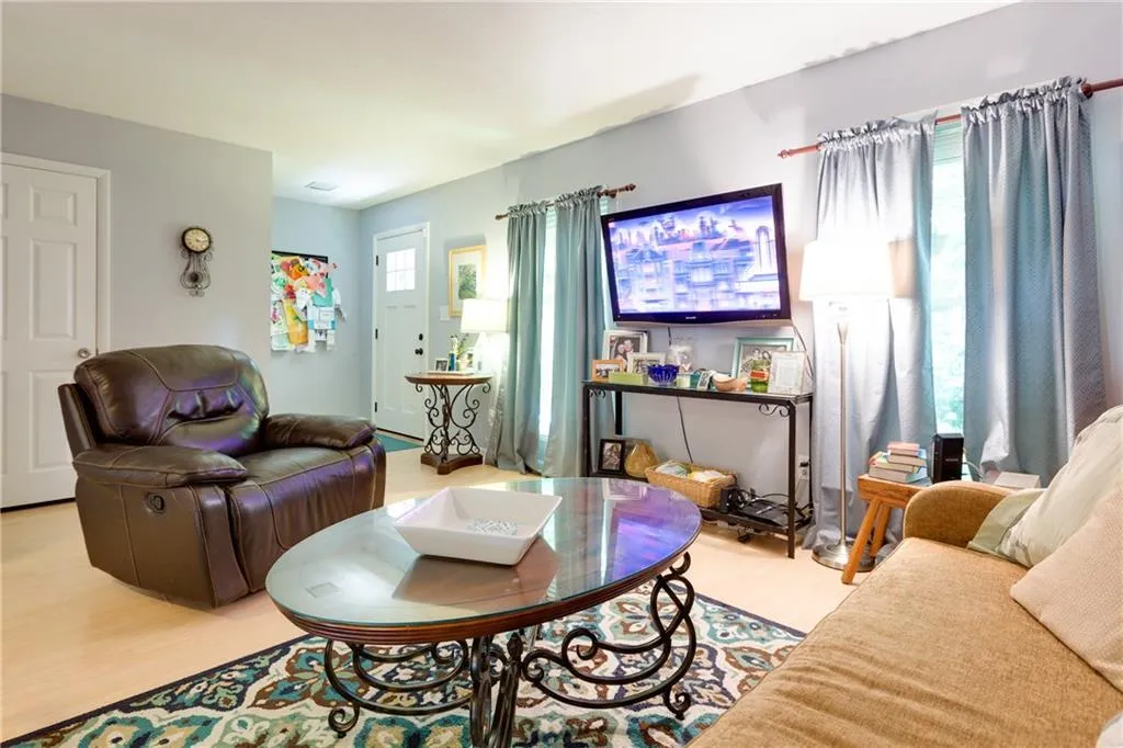 7162 Stonington Drive, Atlanta, Georgia 30328, 4 Bedrooms Bedrooms, ,3 BathroomsBathrooms,Residential,Sold,7162 Stonington Drive,6019092