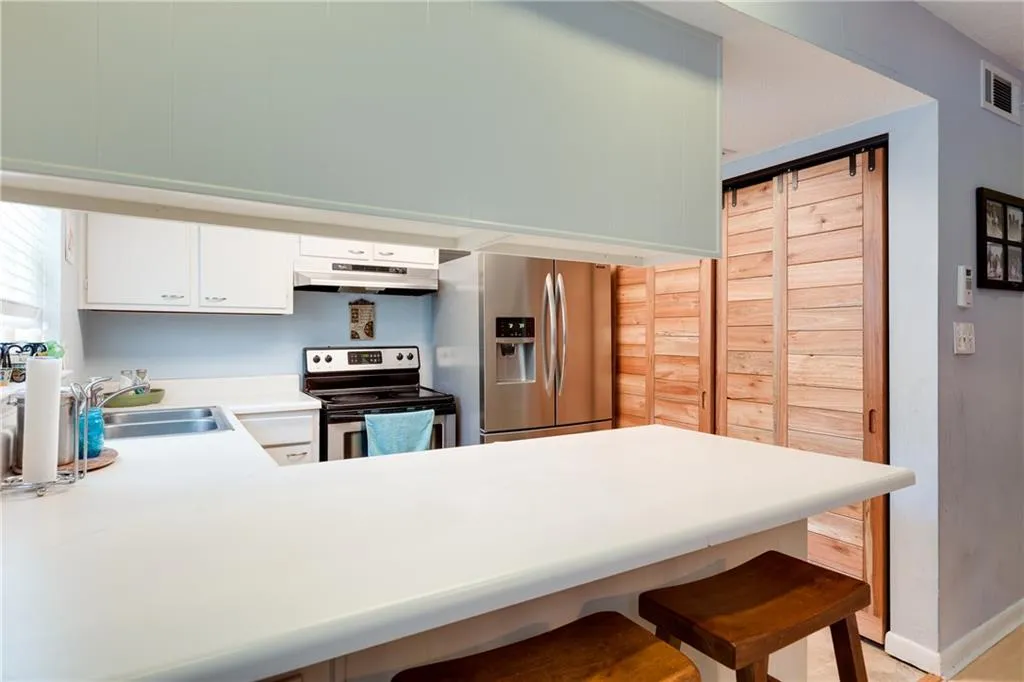 7162 Stonington Drive, Atlanta, Georgia 30328, 4 Bedrooms Bedrooms, ,3 BathroomsBathrooms,Residential,Sold,7162 Stonington Drive,6019092