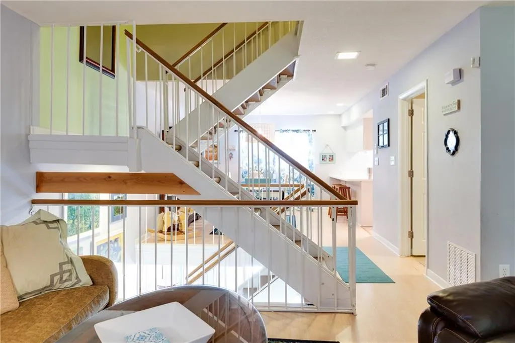 7162 Stonington Drive, Atlanta, Georgia 30328, 4 Bedrooms Bedrooms, ,3 BathroomsBathrooms,Residential,Sold,7162 Stonington Drive,6019092