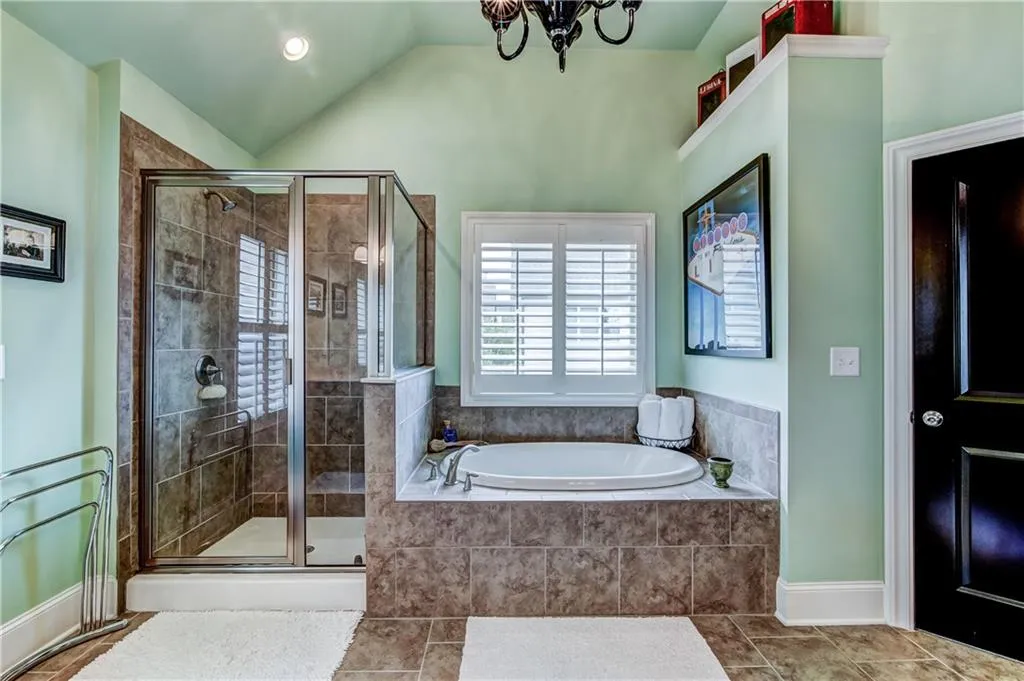 7710 Highland Bluff, Sandy Springs, Georgia 30328, 3 Bedrooms Bedrooms, ,2 BathroomsBathrooms,Residential,Sold,7710 Highland Bluff,5837305