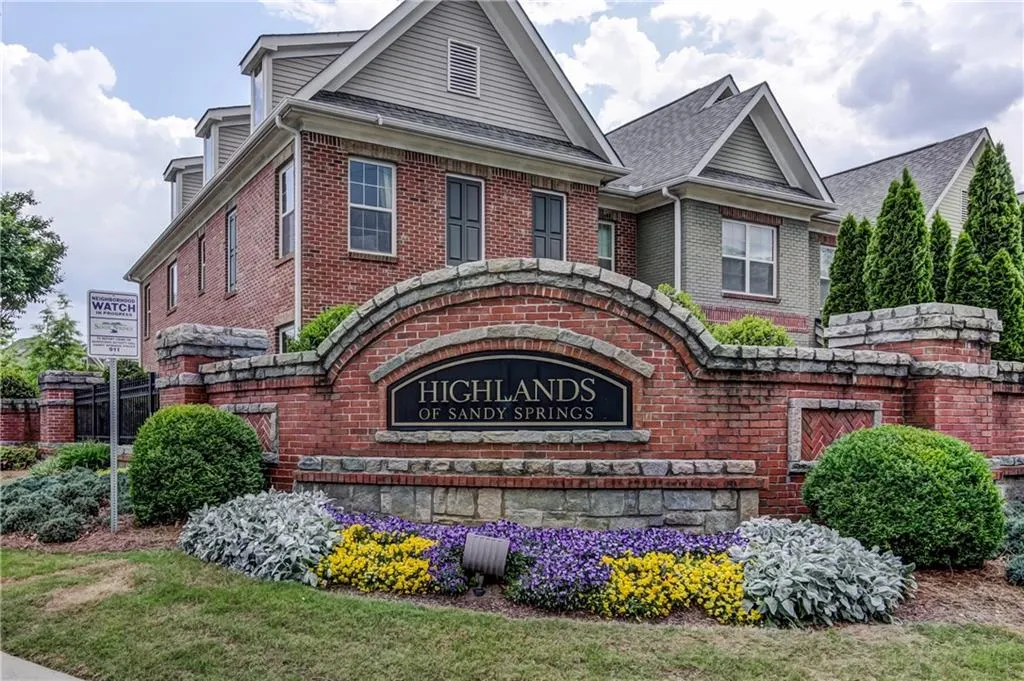 7710 Highland Bluff, Sandy Springs, Georgia 30328, 3 Bedrooms Bedrooms, ,2 BathroomsBathrooms,Residential,Sold,7710 Highland Bluff,5837305