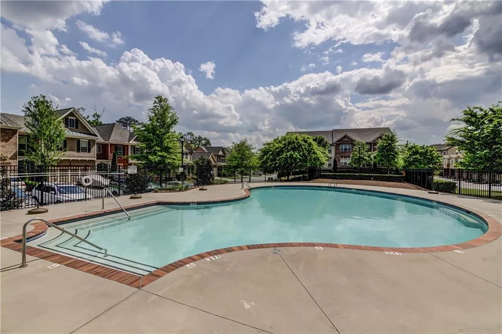 7710 Highland Bluff, Sandy Springs, Georgia 30328, 3 Bedrooms Bedrooms, ,2 BathroomsBathrooms,Residential,Sold,7710 Highland Bluff,5837305