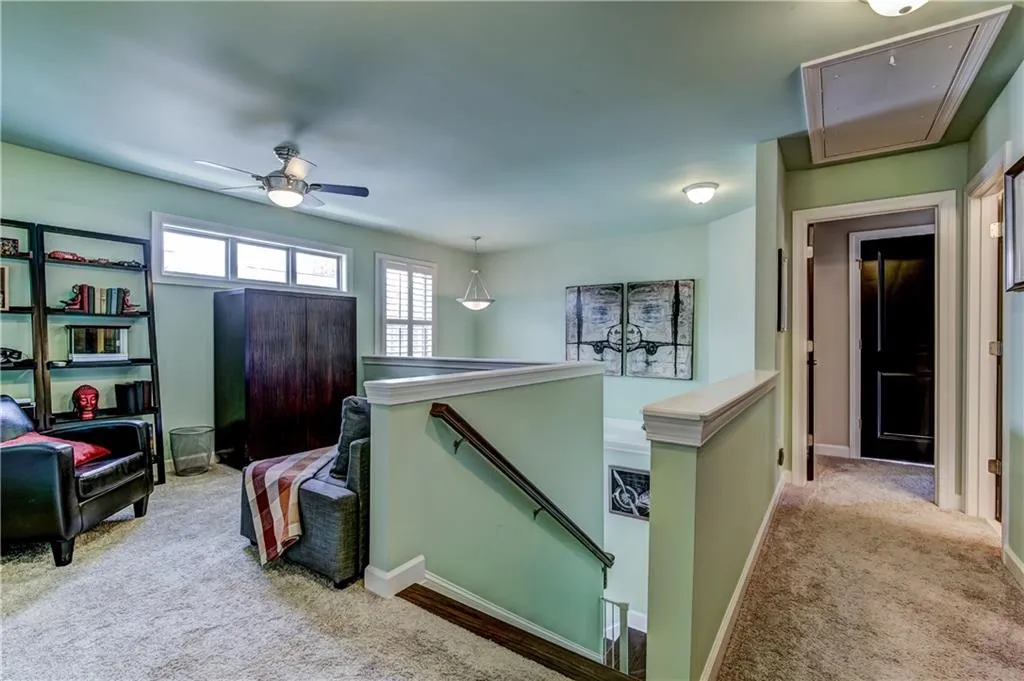 7710 Highland Bluff, Sandy Springs, Georgia 30328, 3 Bedrooms Bedrooms, ,2 BathroomsBathrooms,Residential,Sold,7710 Highland Bluff,5837305