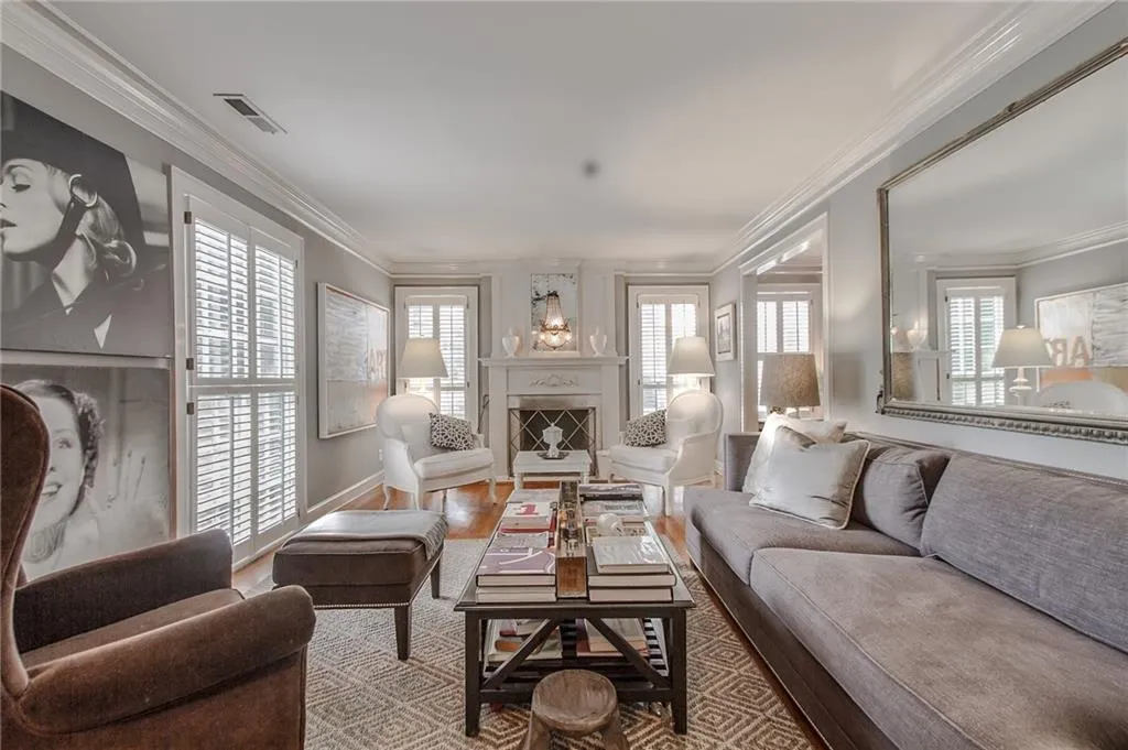 1828 Greystone Road Nw, Atlanta, Georgia 30318, 3 Bedrooms Bedrooms, ,2 BathroomsBathrooms,Residential,Sold,1828 Greystone Road Nw,5601748