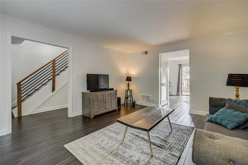 6520 Roswell Road Unit 50, Atlanta, Georgia 30328, 2 Bedrooms Bedrooms, ,1 BathroomBathrooms,Residential,Sold,6520 Roswell Road Unit 50,6934233 6520 Roswell Road Unit 50, Atlanta, Georgia 30328, 2 Bedrooms Bedrooms, ,1 BathroomBathrooms,Residential,Sold,6520 Roswell Road Unit 50,6934233