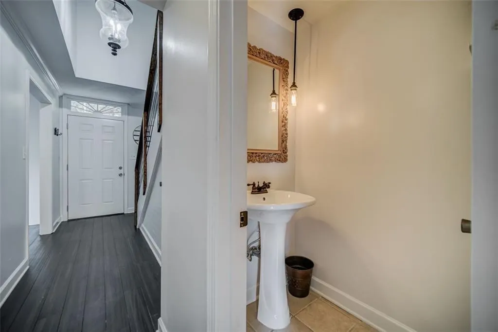 6520 Roswell Road Unit 50, Atlanta, Georgia 30328, 2 Bedrooms Bedrooms, ,1 BathroomBathrooms,Residential,Sold,6520 Roswell Road Unit 50,6934233 6520 Roswell Road Unit 50, Atlanta, Georgia 30328, 2 Bedrooms Bedrooms, ,1 BathroomBathrooms,Residential,Sold,6520 Roswell Road Unit 50,6934233