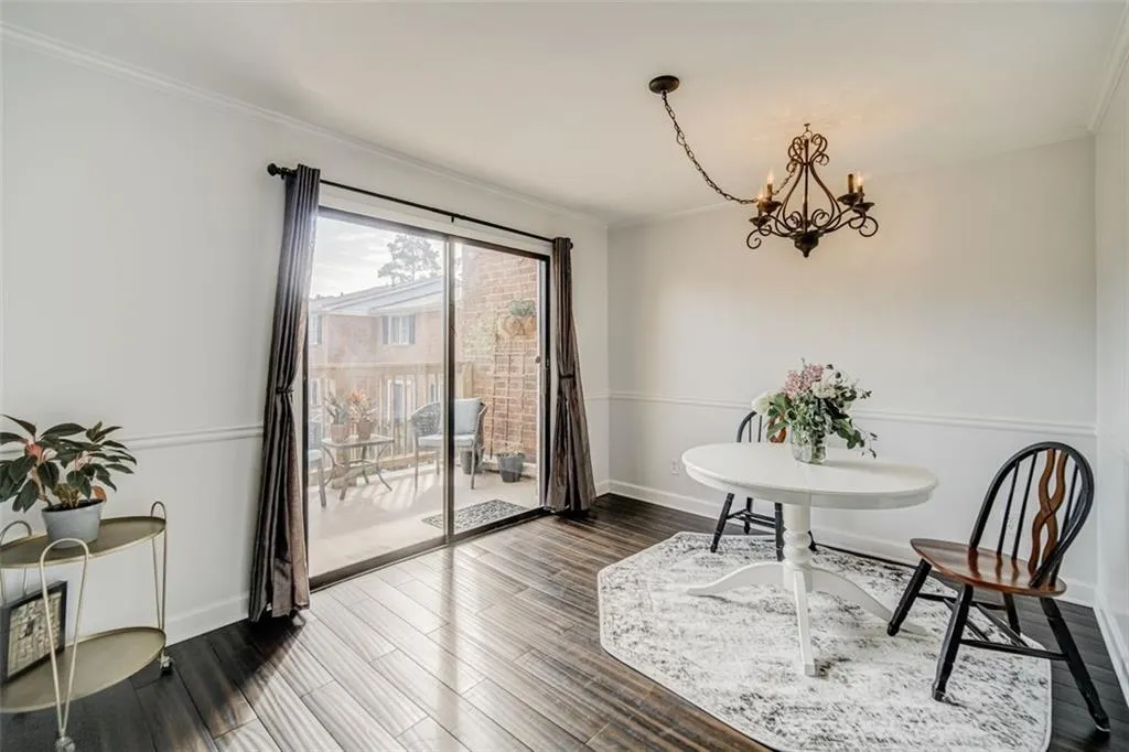 6520 Roswell Road Unit 50, Atlanta, Georgia 30328, 2 Bedrooms Bedrooms, ,1 BathroomBathrooms,Residential,Sold,6520 Roswell Road Unit 50,6934233 6520 Roswell Road Unit 50, Atlanta, Georgia 30328, 2 Bedrooms Bedrooms, ,1 BathroomBathrooms,Residential,Sold,6520 Roswell Road Unit 50,6934233