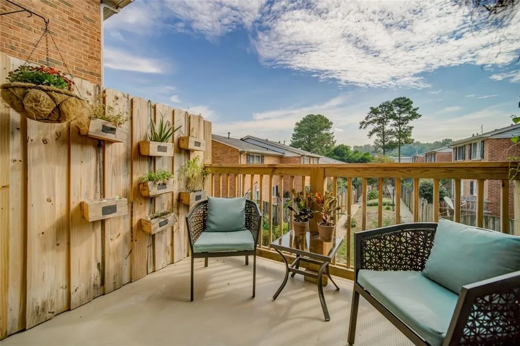 6520 Roswell Road Unit 50, Atlanta, Georgia 30328, 2 Bedrooms Bedrooms, ,1 BathroomBathrooms,Residential,Sold,6520 Roswell Road Unit 50,6934233 6520 Roswell Road Unit 50, Atlanta, Georgia 30328, 2 Bedrooms Bedrooms, ,1 BathroomBathrooms,Residential,Sold,6520 Roswell Road Unit 50,6934233