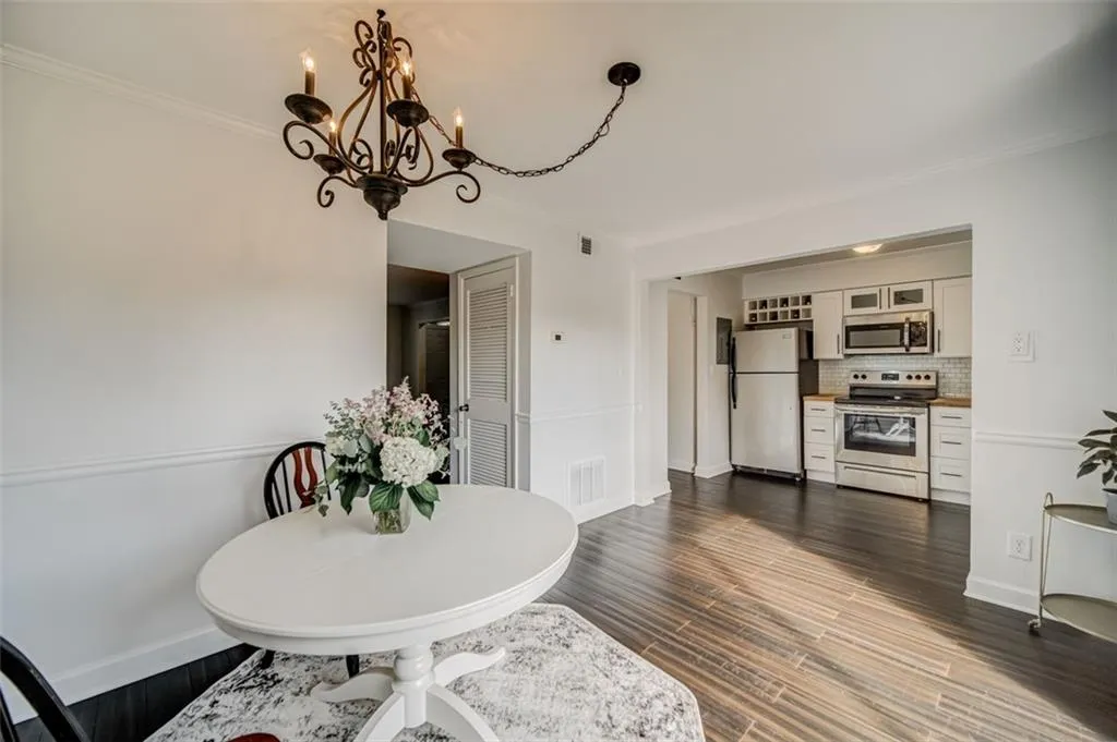 6520 Roswell Road Unit 50, Atlanta, Georgia 30328, 2 Bedrooms Bedrooms, ,1 BathroomBathrooms,Residential,Sold,6520 Roswell Road Unit 50,6934233 6520 Roswell Road Unit 50, Atlanta, Georgia 30328, 2 Bedrooms Bedrooms, ,1 BathroomBathrooms,Residential,Sold,6520 Roswell Road Unit 50,6934233