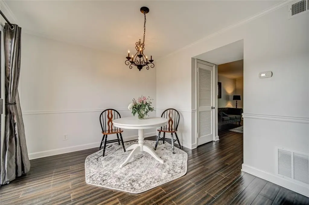 6520 Roswell Road Unit 50, Atlanta, Georgia 30328, 2 Bedrooms Bedrooms, ,1 BathroomBathrooms,Residential,Sold,6520 Roswell Road Unit 50,6934233 6520 Roswell Road Unit 50, Atlanta, Georgia 30328, 2 Bedrooms Bedrooms, ,1 BathroomBathrooms,Residential,Sold,6520 Roswell Road Unit 50,6934233