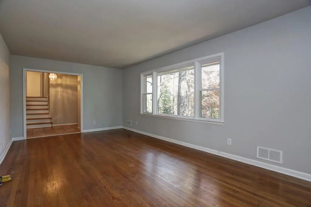 307 Tall Oaks Drive, Sandy Springs, Georgia 30342, 4 Bedrooms Bedrooms, ,2 BathroomsBathrooms,Residential,Sold,307 Tall Oaks Drive,5797341