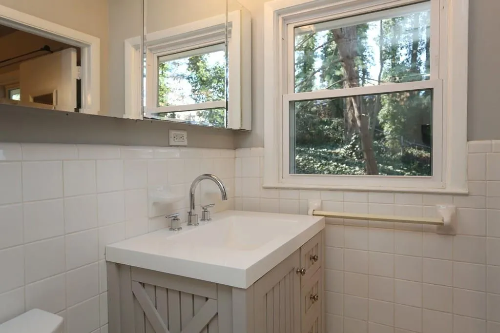 307 Tall Oaks Drive, Sandy Springs, Georgia 30342, 4 Bedrooms Bedrooms, ,2 BathroomsBathrooms,Residential,Sold,307 Tall Oaks Drive,5797341