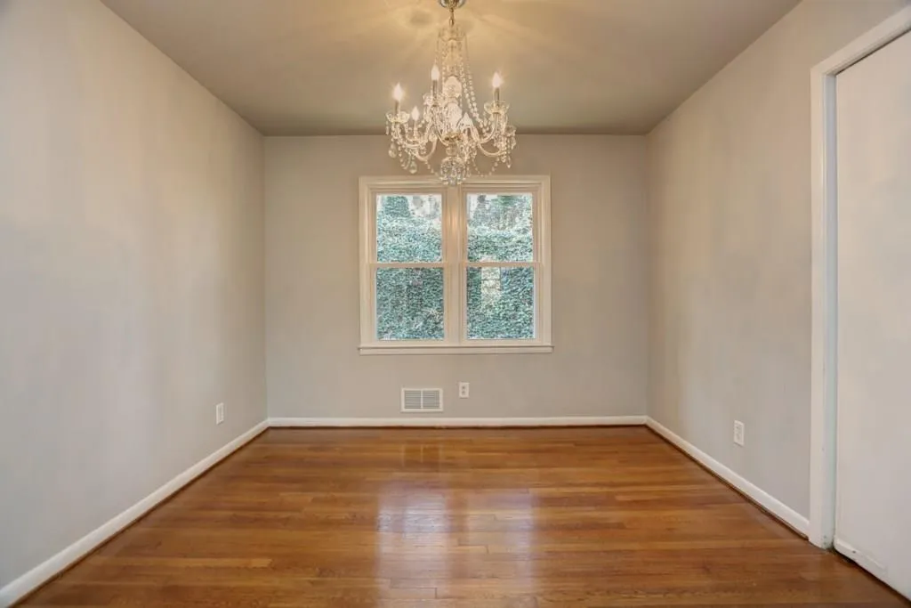 307 Tall Oaks Drive, Sandy Springs, Georgia 30342, 4 Bedrooms Bedrooms, ,2 BathroomsBathrooms,Residential,Sold,307 Tall Oaks Drive,5797341