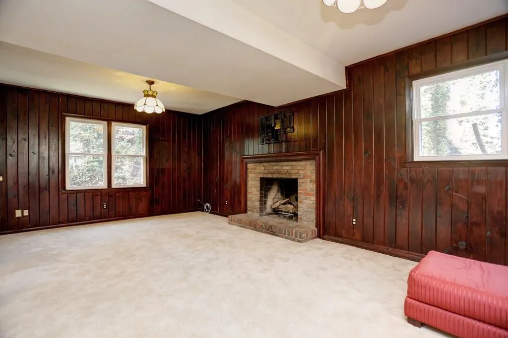 307 Tall Oaks Drive, Sandy Springs, Georgia 30342, 4 Bedrooms Bedrooms, ,2 BathroomsBathrooms,Residential,Sold,307 Tall Oaks Drive,5797341